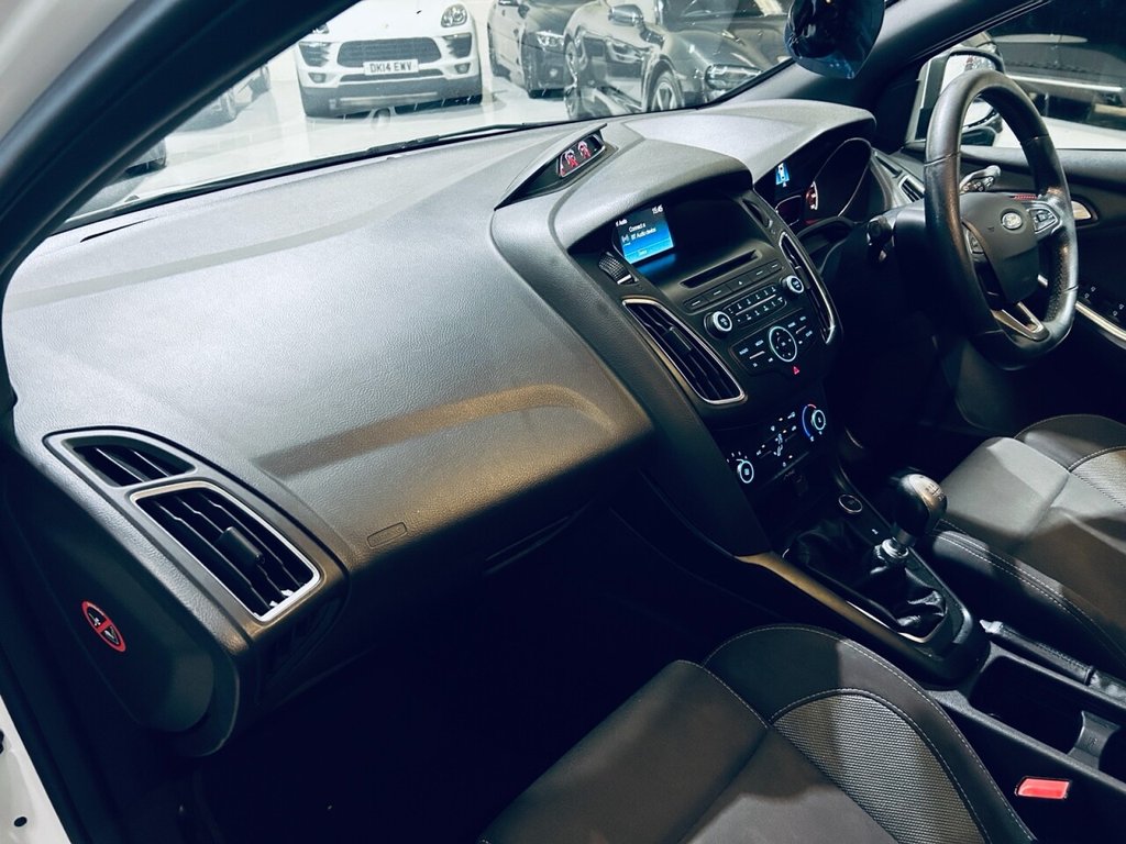 Used Ford Focus 2015 for sale - 76740407: Photo 15