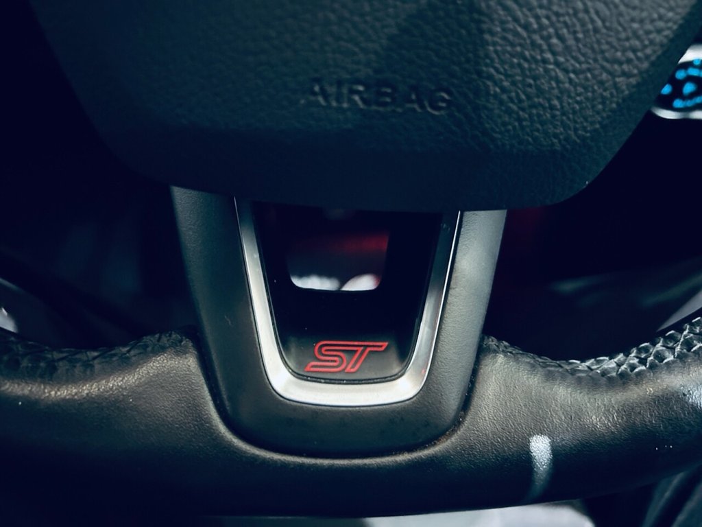 Used Ford Focus 2015 for sale - 76740407: Photo 22