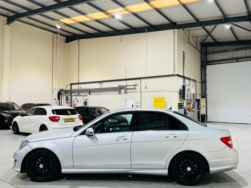 Used Mercedes-Benz C Class 2012 for sale - 77680254: Photo 3