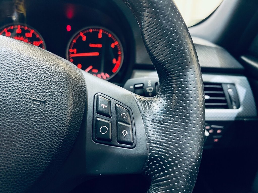 Used BMW 3 Series 2011 for sale - 78029879: Photo 30