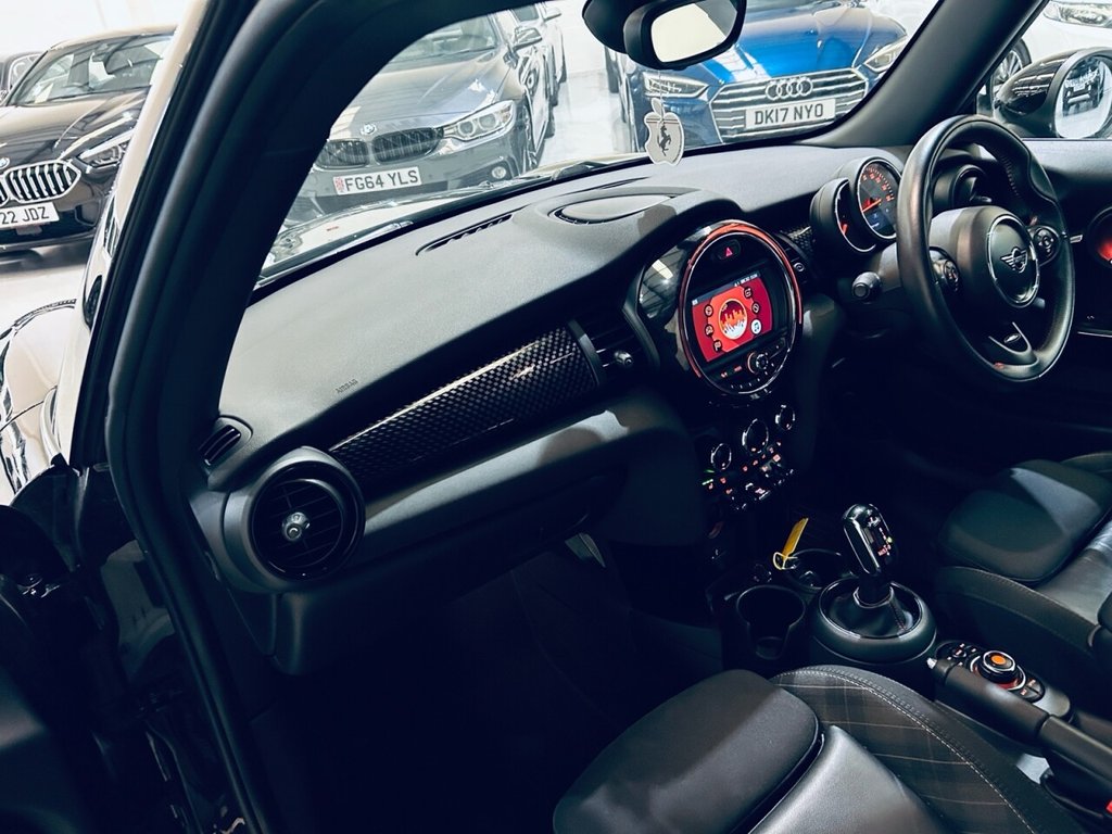 Used MINI Hatch 2019 for sale - 76223790: Photo 9