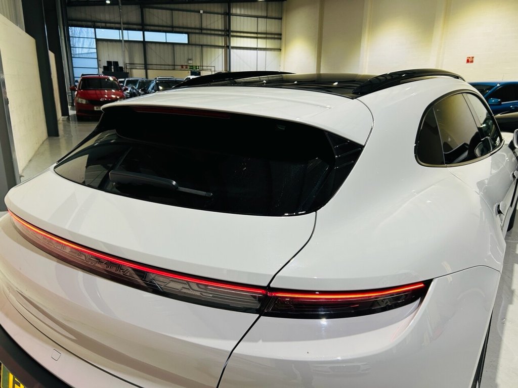 Used Porsche Taycan 2022 for sale - 77037642: Photo 12