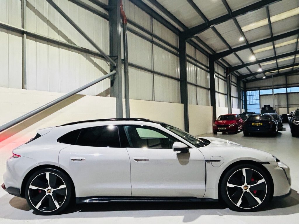 Used Porsche Taycan 2022 for sale - 77037642: Photo 6