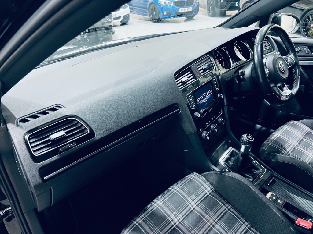 Used Volkswagen Golf 2015 for sale - 77477324: Photo 10