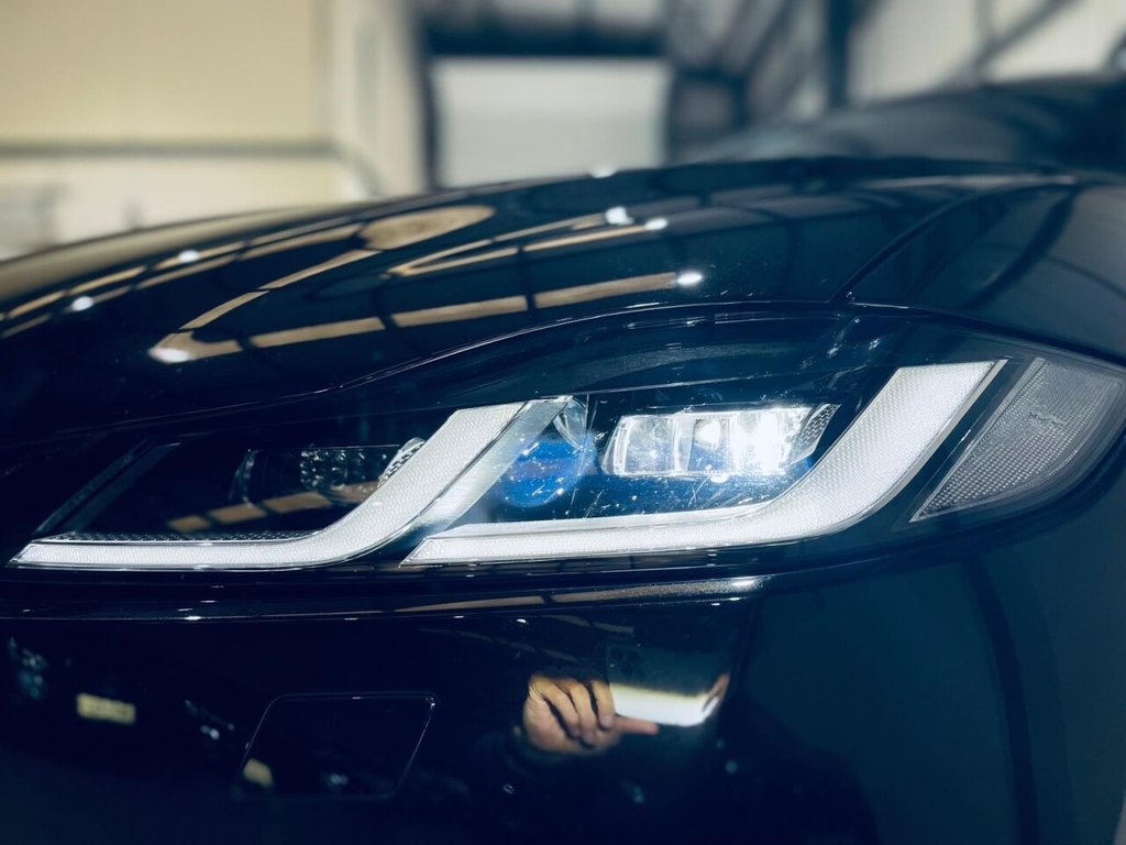 Used Jaguar F-Pace 2022 for sale - 76923439: Photo 33