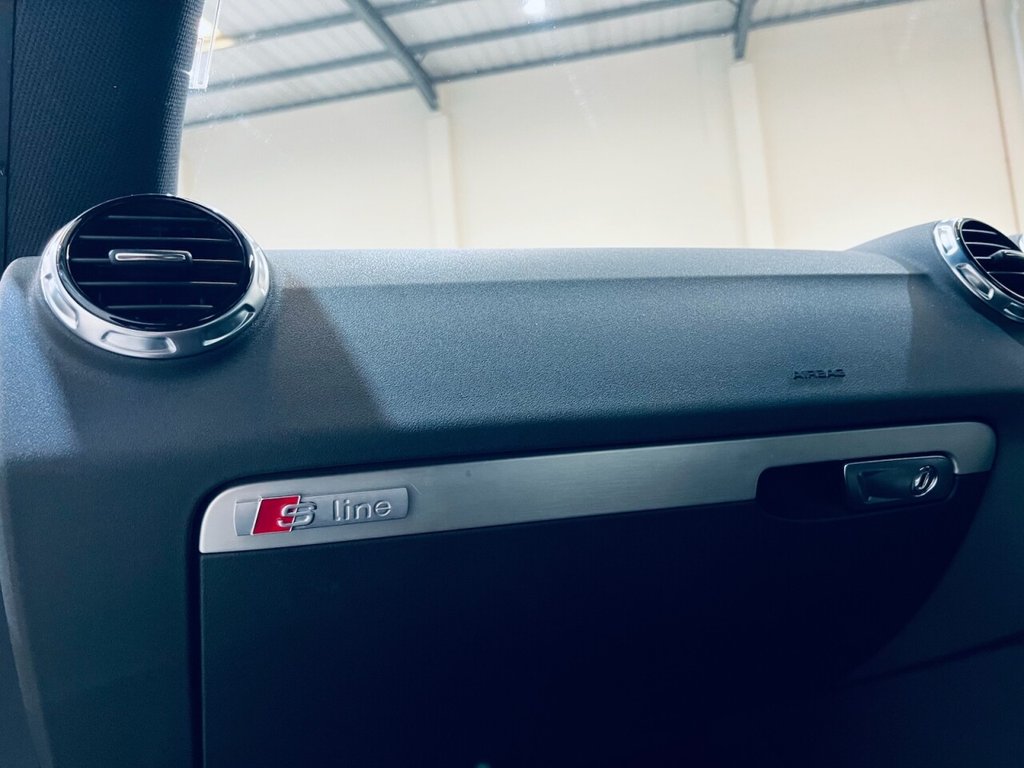 Used Audi TT 2011 for sale - 77734275: Photo 17