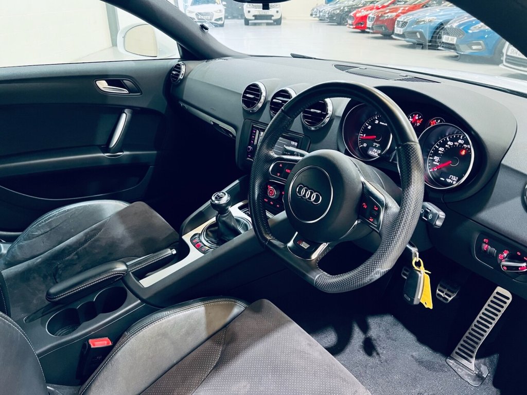Used Audi TT 2011 for sale - 77734275: Photo 24