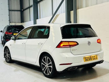 Used Volkswagen Golf 2019 for sale - 76454248: Photo