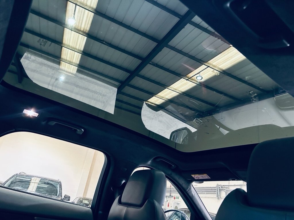 Used Jaguar F-Pace 2019 for sale - 76740426: Photo 16