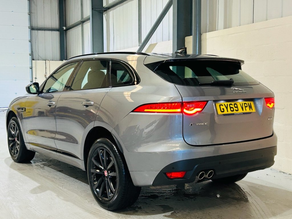 Used Jaguar F-Pace 2019 for sale - 76740426: Photo 2