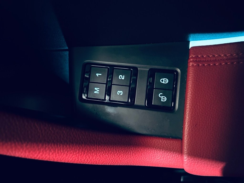 Used Jaguar F-Pace 2019 for sale - 76740426: Photo 24