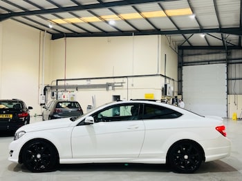 Used Mercedes-Benz C Class 2014 for sale - 77546777: Photo