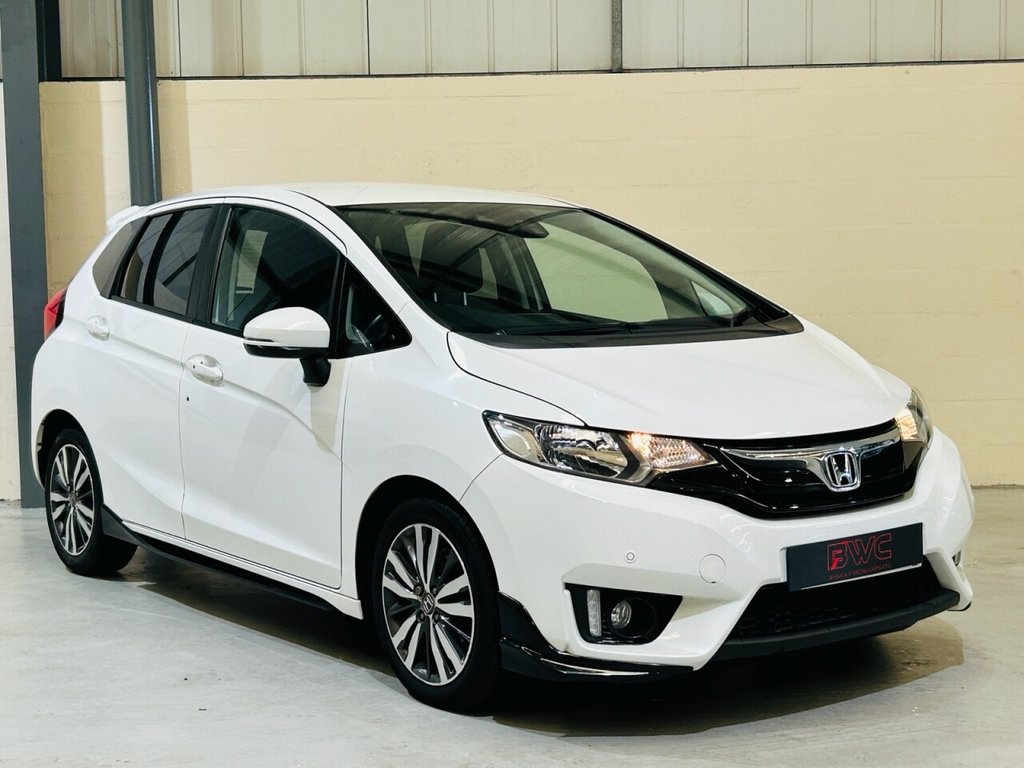 Used Honda Jazz 2015 for sale - 76106135: Photo 2