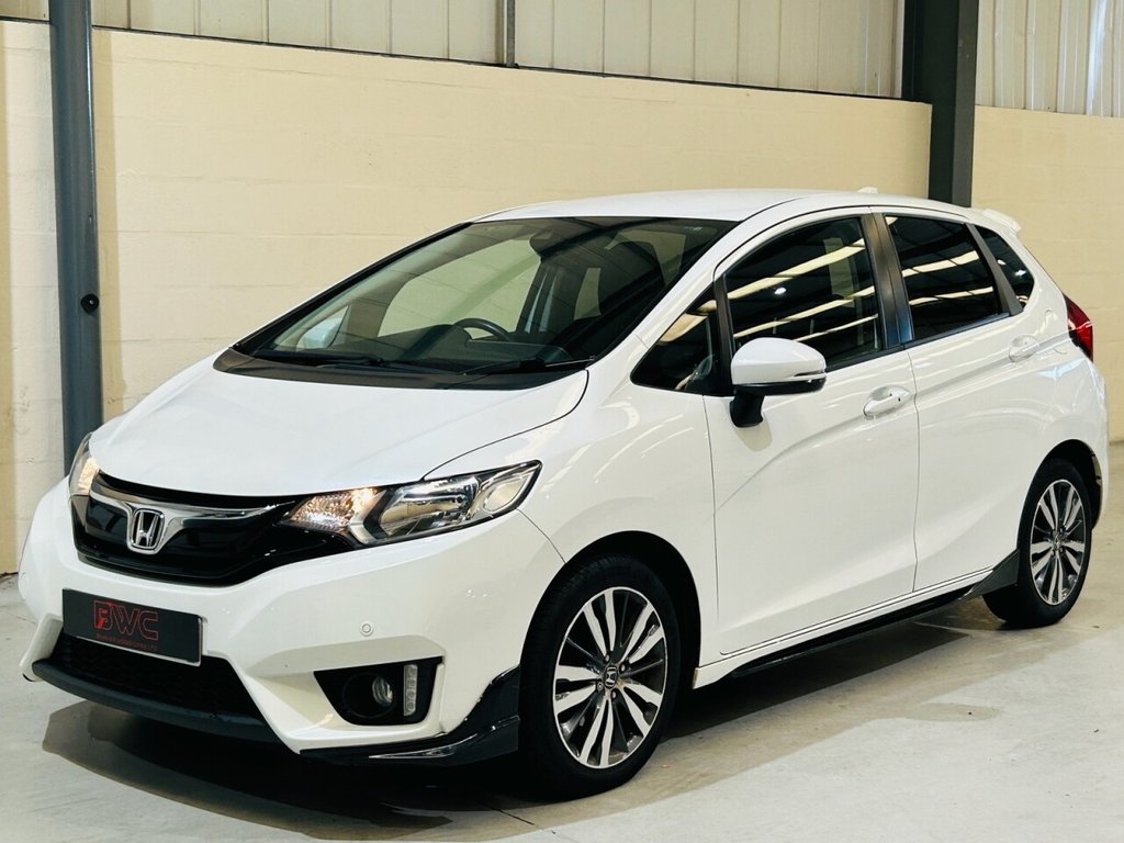 Used Honda Jazz 2015 for sale - 76106135: Photo 3