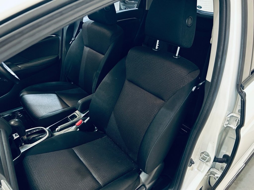 Used Honda Jazz 2015 for sale - 76106135: Photo 6