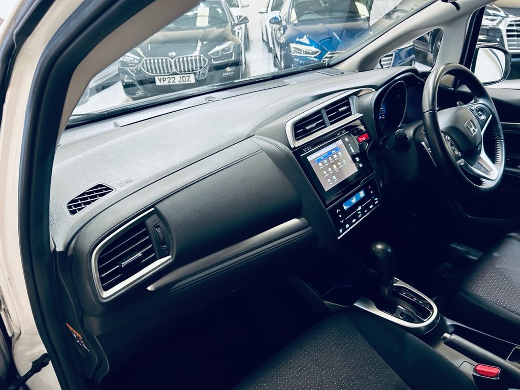 Used Honda Jazz 2015 for sale - 76106135: Photo 7