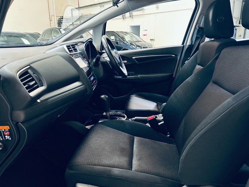 Used Honda Jazz 2015 for sale - 76106135: Photo 8