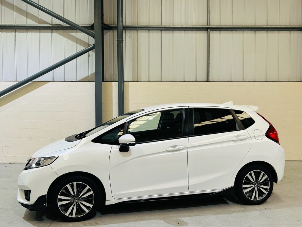 Used Honda Jazz 2015 for sale - 76106135: Photo 9