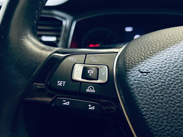 Used Volkswagen T-Roc 2018 for sale - 75666441: Photo 14