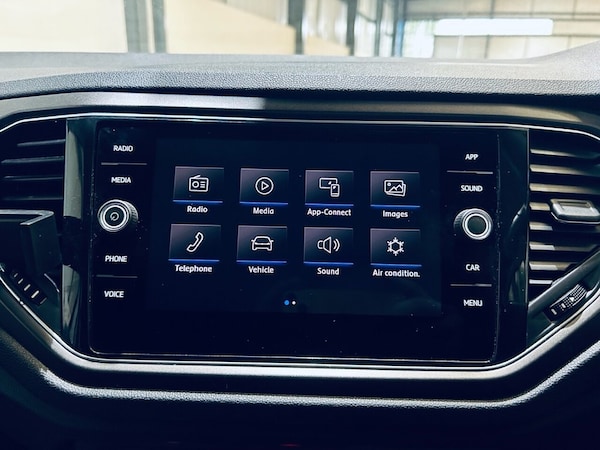 Used Volkswagen T-Roc 2018 for sale - 75666441: Photo 2