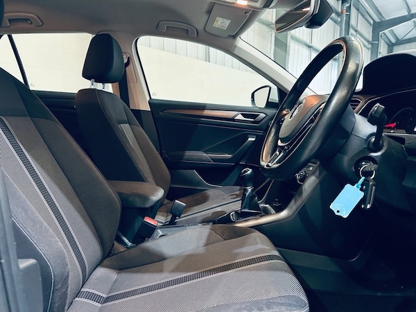 Used Volkswagen T-Roc 2018 for sale - 75666441: Photo 8