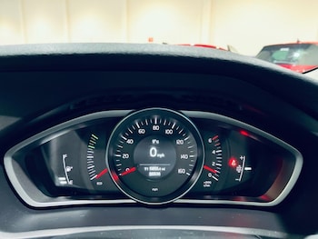 Used Volvo V40 Cross Country 2016 for sale - 77558149: Photo