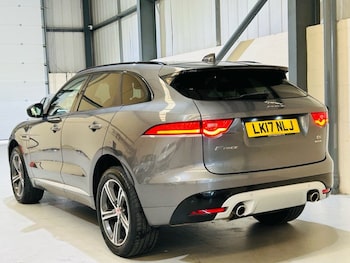 Used Jaguar F-Pace 2017 for sale - 75456308: Photo