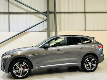 Used Jaguar F-Pace 2017 for sale - 75456308: Photo