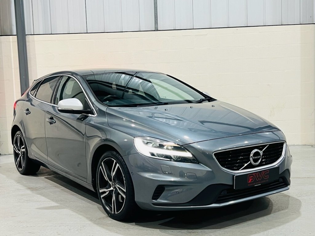 Used Volvo V40 2019 for sale - 77703517: Photo 1