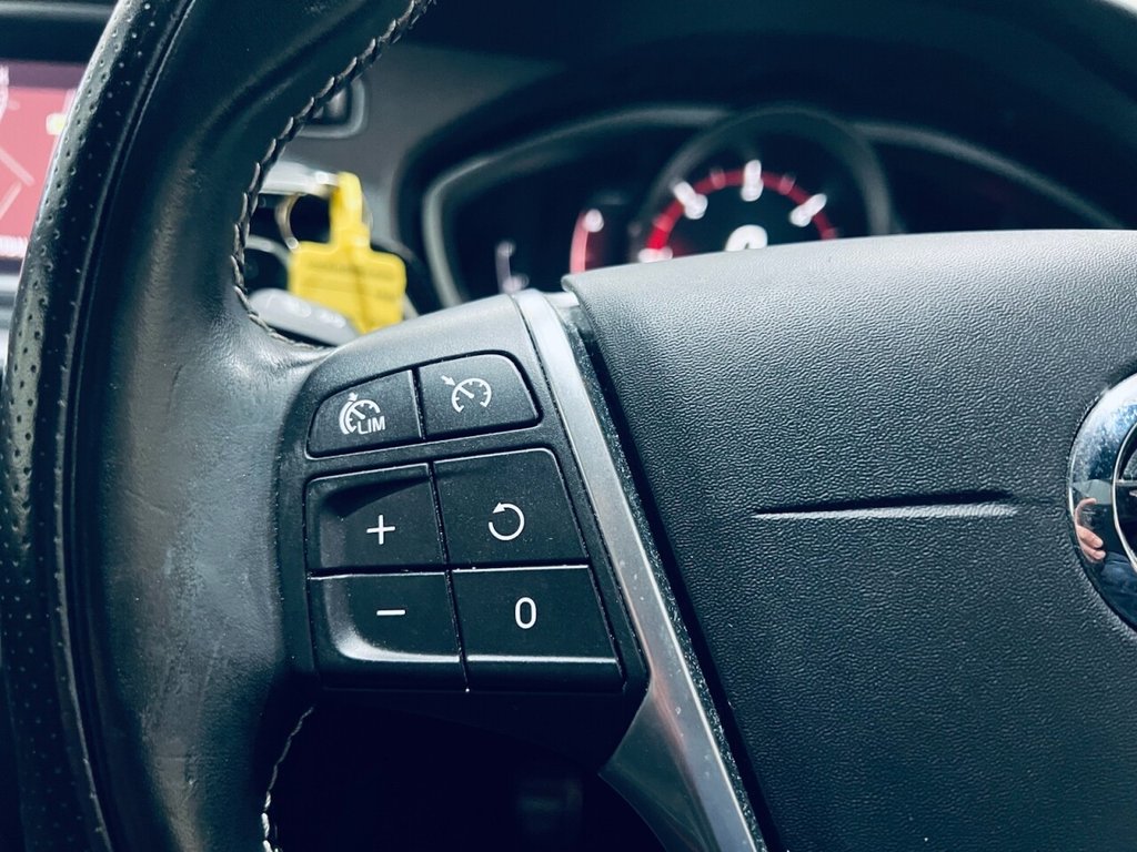 Used Volvo V40 2019 for sale - 77703517: Photo 32