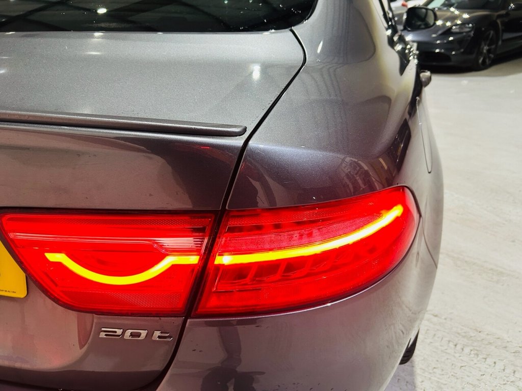 Used Jaguar XE 2018 for sale - 76740425: Photo 11