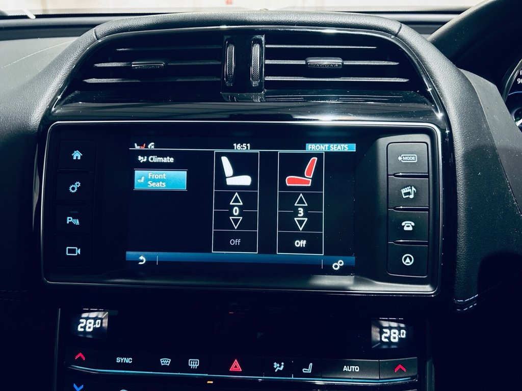 Used Jaguar XE 2018 for sale - 76740425: Photo 22