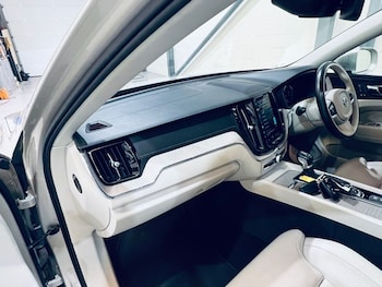 Used Volvo XC60 2018 for sale - 78959877: Photo