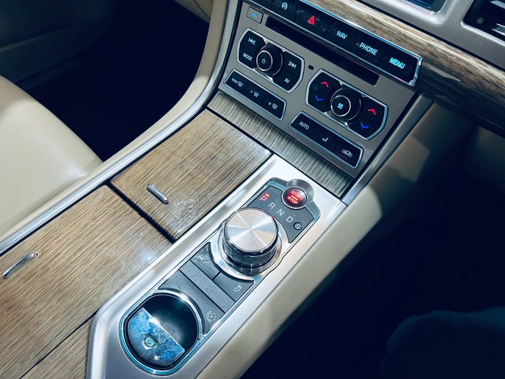 Used Jaguar XF 2014 for sale - 77534990: Photo 17