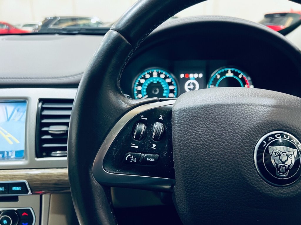 Used Jaguar XF 2014 for sale - 77534990: Photo 23