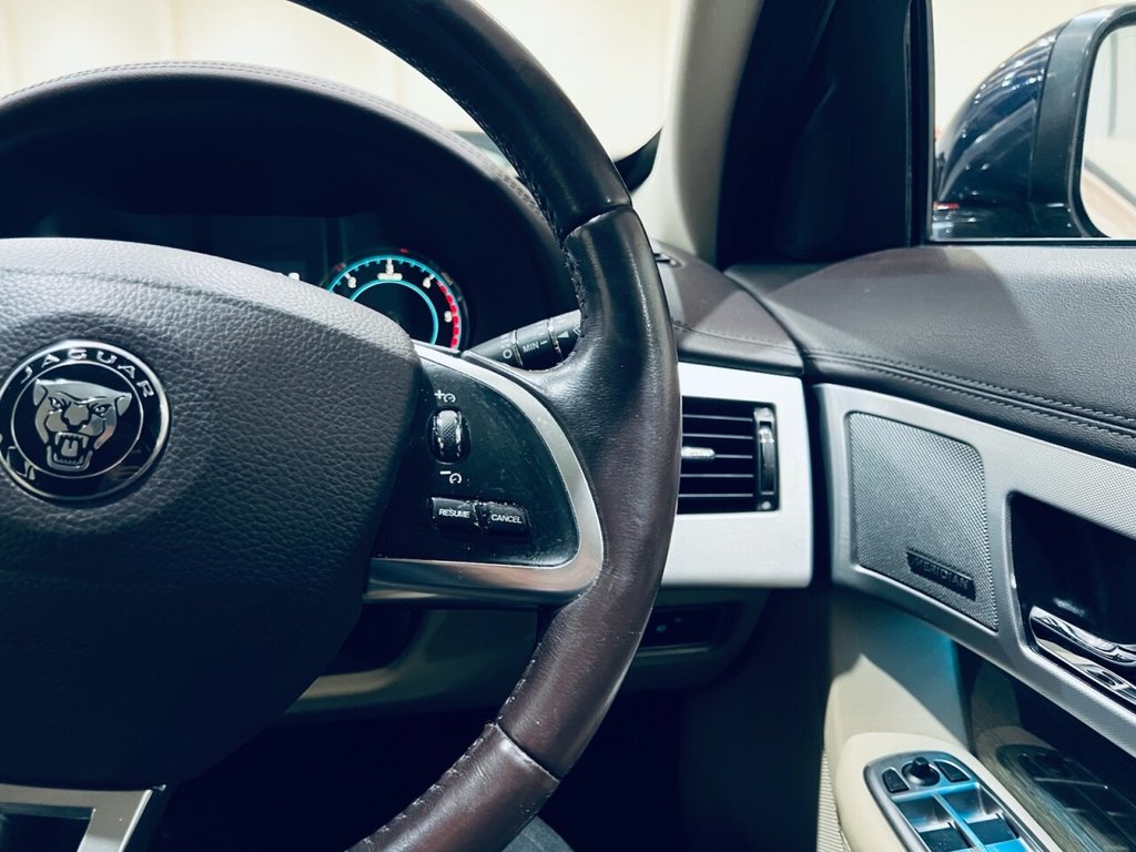 Used Jaguar XF 2014 for sale - 77534990: Photo 25