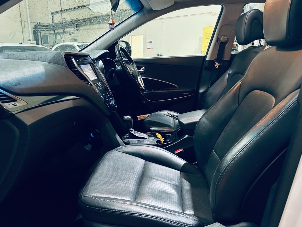 Used Hyundai Santa Fe 2014 for sale - 76950301: Photo 17