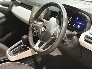 Used Renault Clio 2023 for sale - 79059603: Photo
