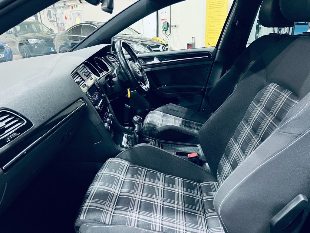 Used Volkswagen Golf 2015 for sale - 77452244: Photo 14