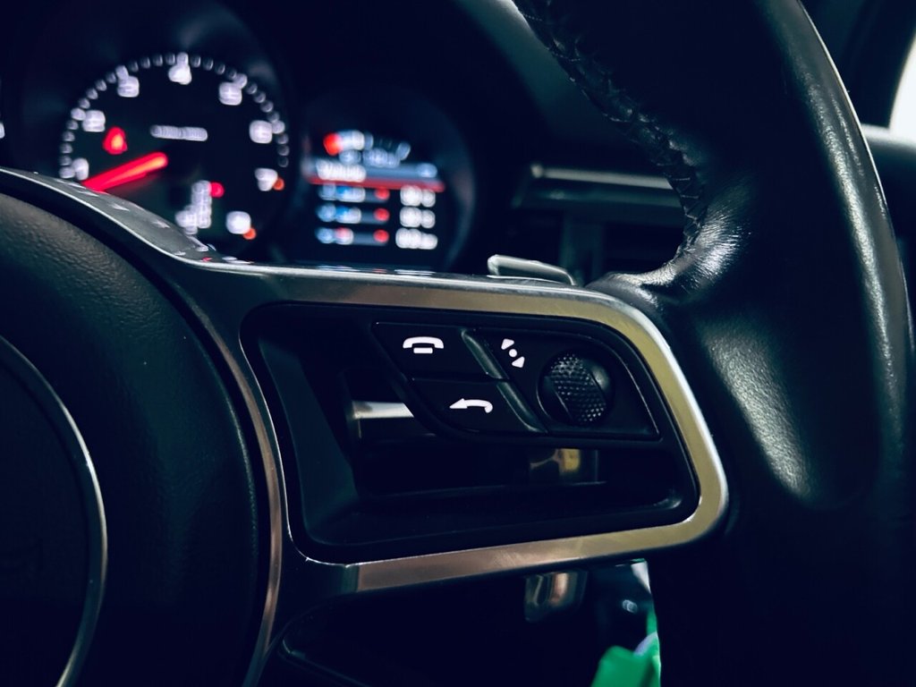 Used Porsche Macan 2019 for sale - 76883703: Photo 32