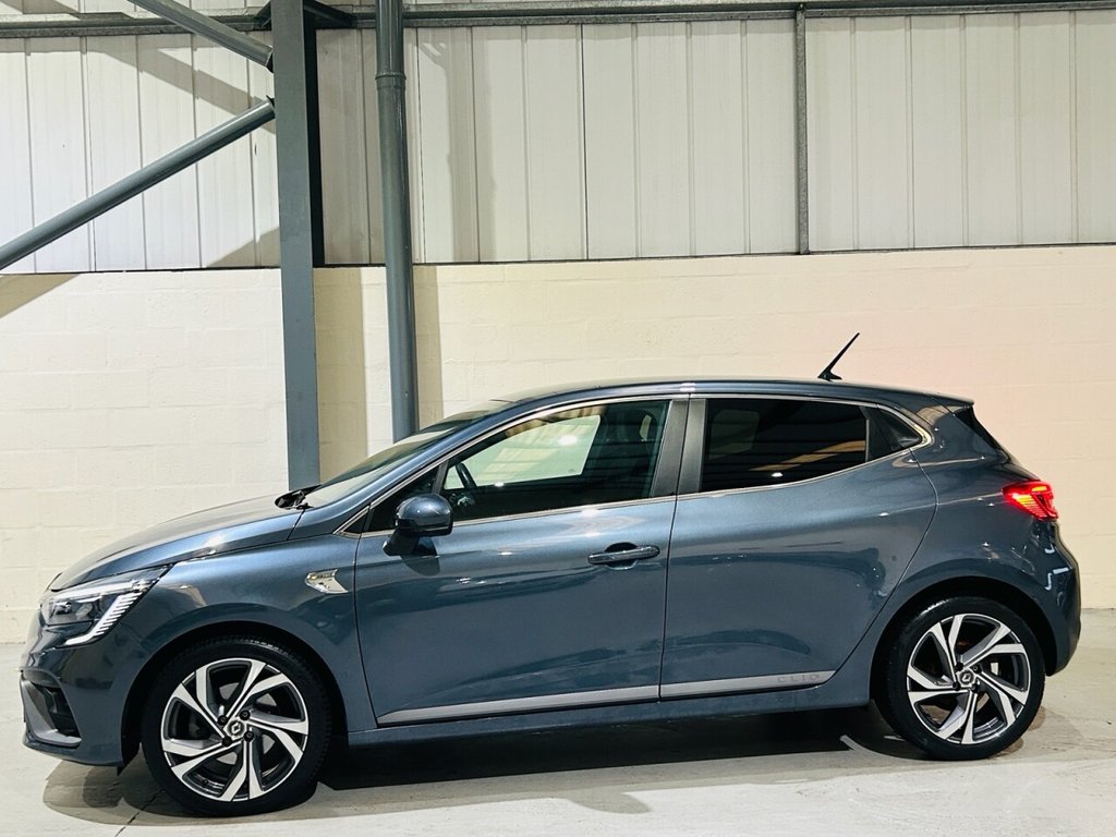 Used Renault Clio 2021 for sale - 76986332: Photo 11