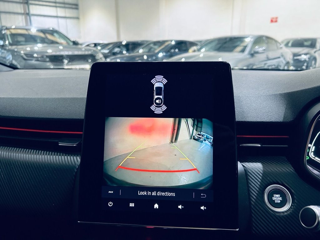 Used Renault Clio 2021 for sale - 76986332: Photo 2