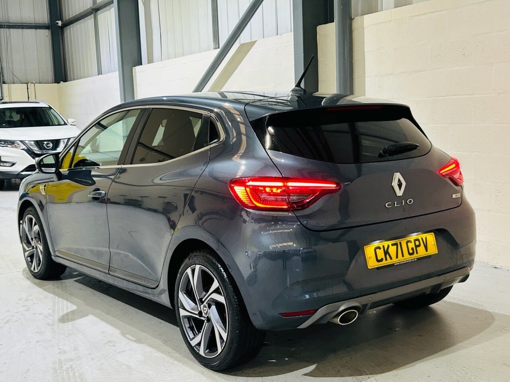 Used Renault Clio 2021 for sale - 76986332: Photo 3