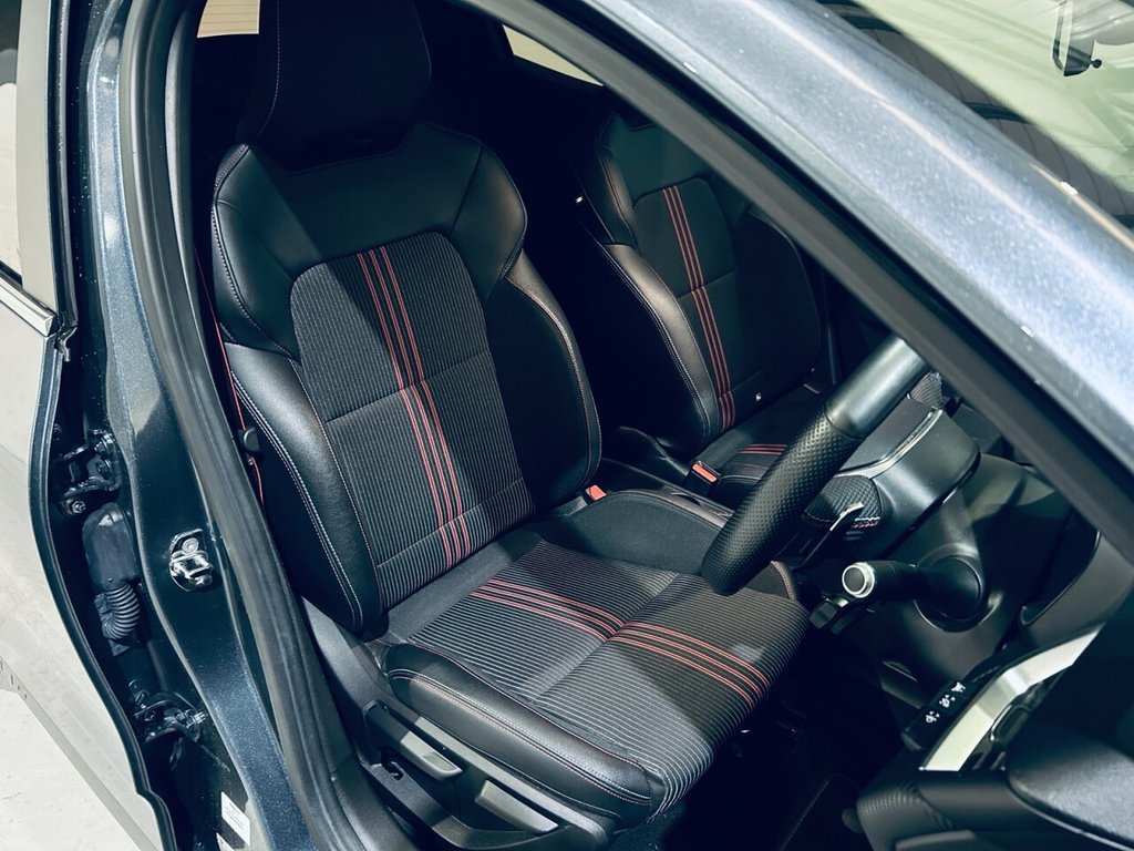 Used Renault Clio 2021 for sale - 76986332: Photo 8