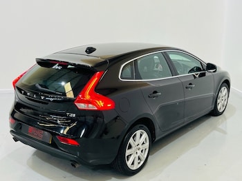 Used Volvo V40 2018 for sale - 79250014: Photo