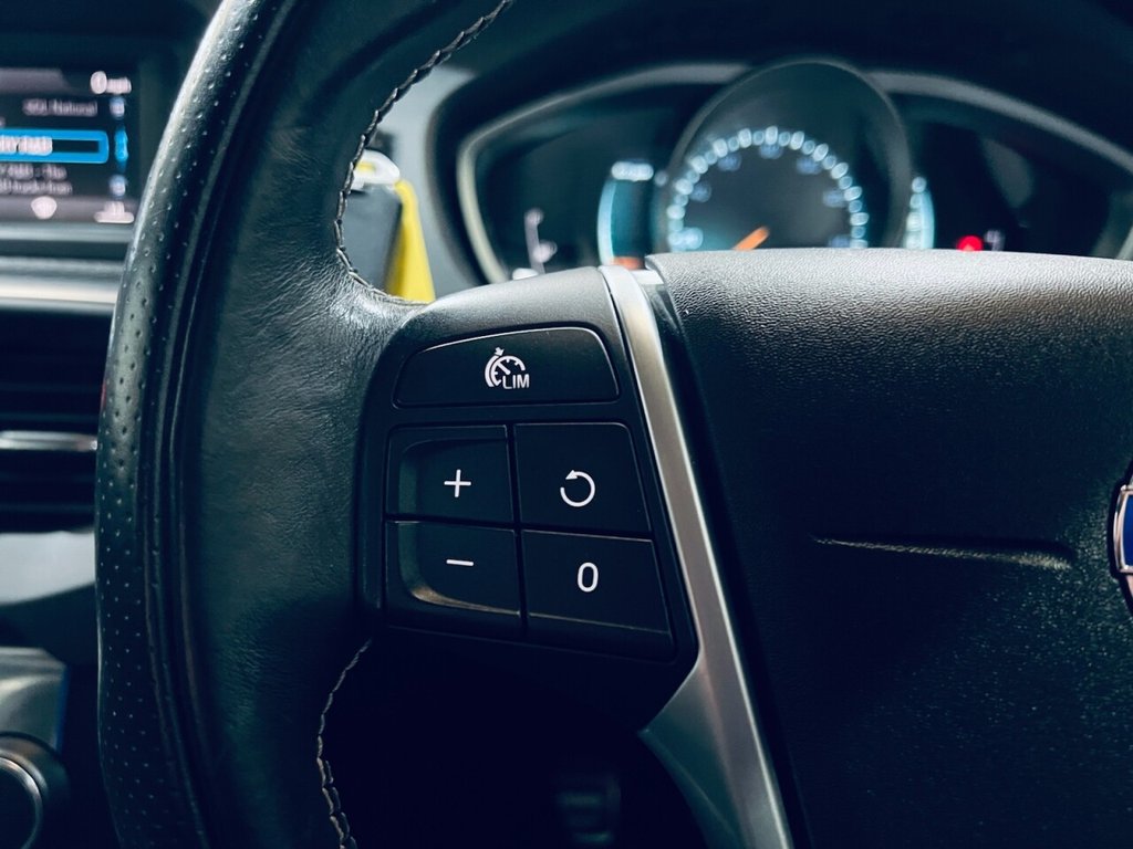 Used Volvo V40 2015 for sale - 77287686: Photo 28