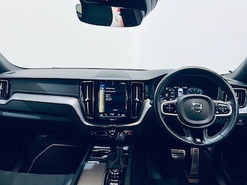 Used Volvo XC60 2018 for sale - 79385331: Photo