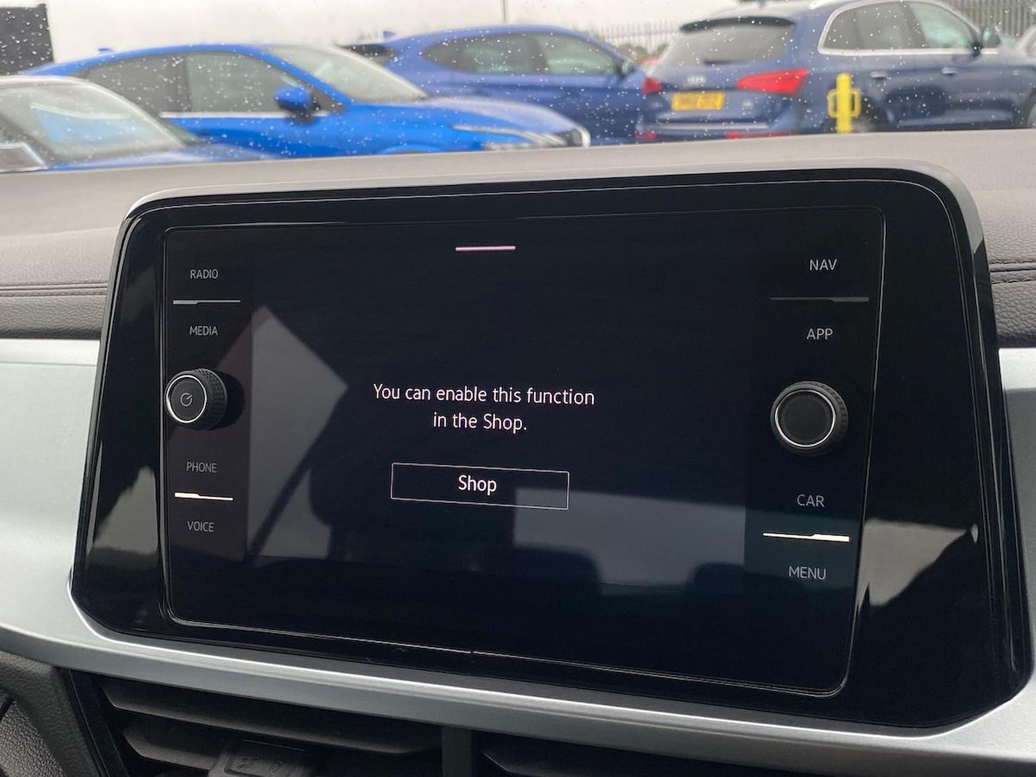 Used Volkswagen T-Roc 2022 for sale - 76611608: Photo 11