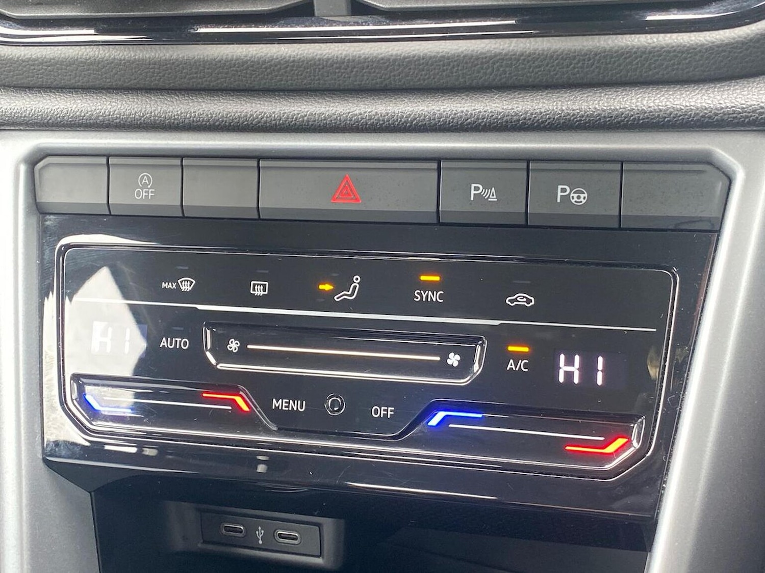 Used Volkswagen T-Roc 2022 for sale - 76611608: Photo 12