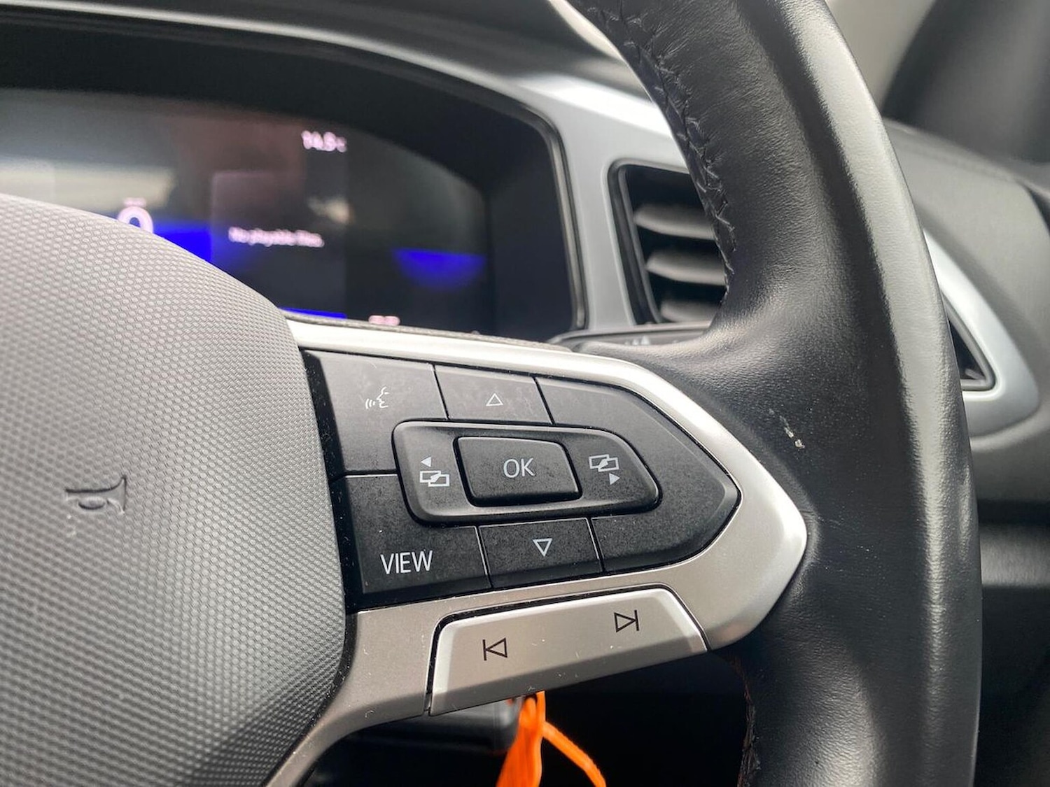 Used Volkswagen T-Roc 2022 for sale - 76611608: Photo 24